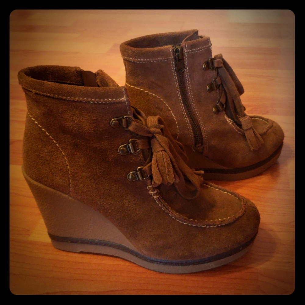 Cute ankle suede Mia brand boots